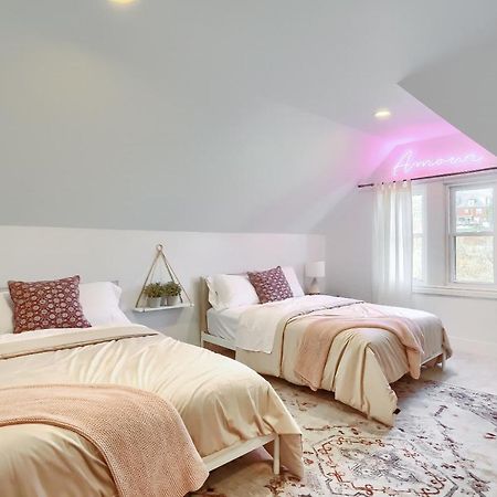 Newly Renovated Victorian Gem Perfect Space For Family Vacations! Pittsburgh Buitenkant foto