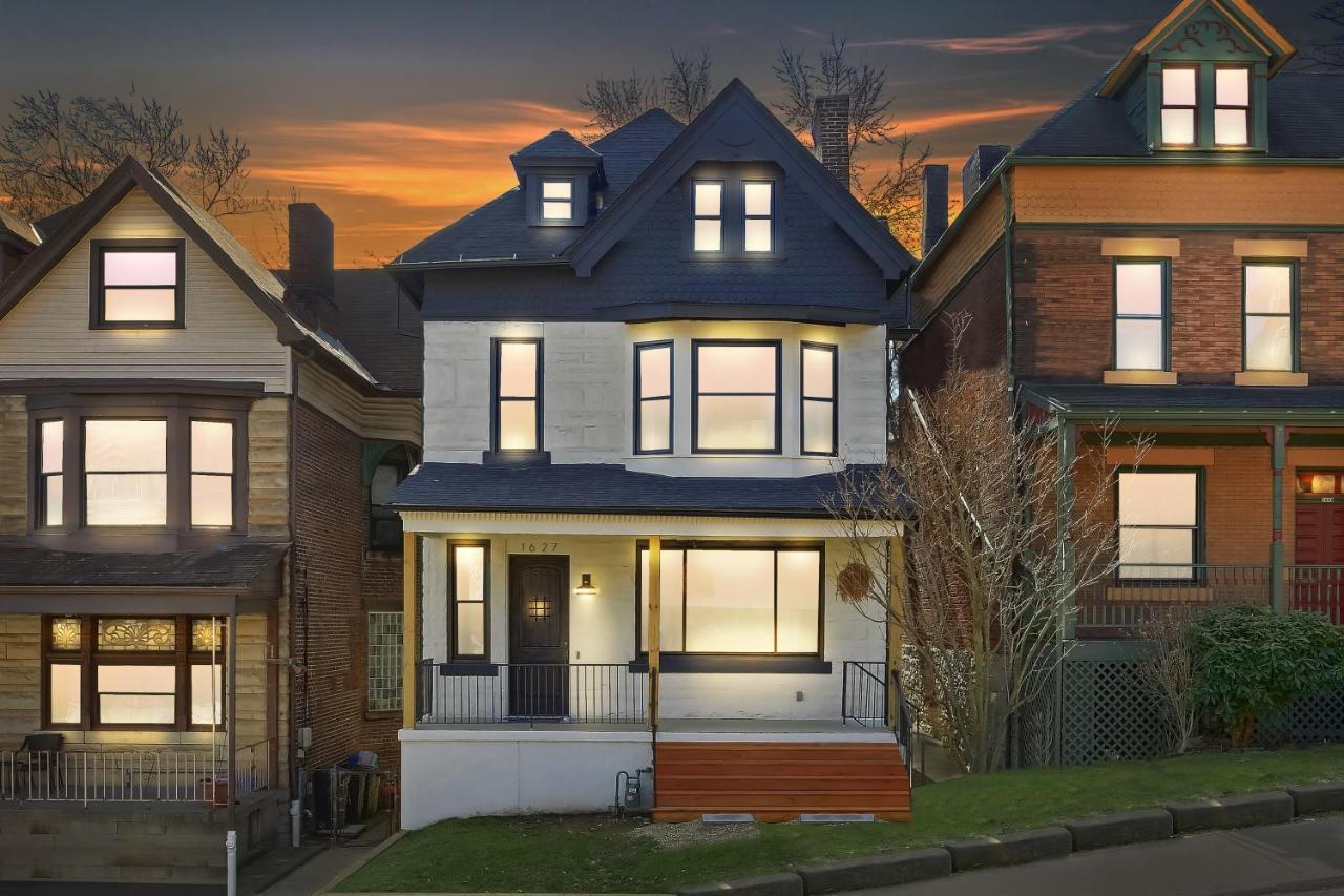 Newly Renovated Victorian Gem Perfect Space For Family Vacations! Pittsburgh Buitenkant foto