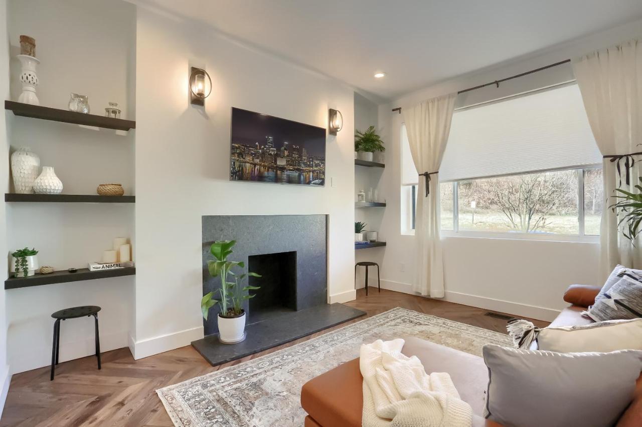 Newly Renovated Victorian Gem Perfect Space For Family Vacations! Pittsburgh Buitenkant foto