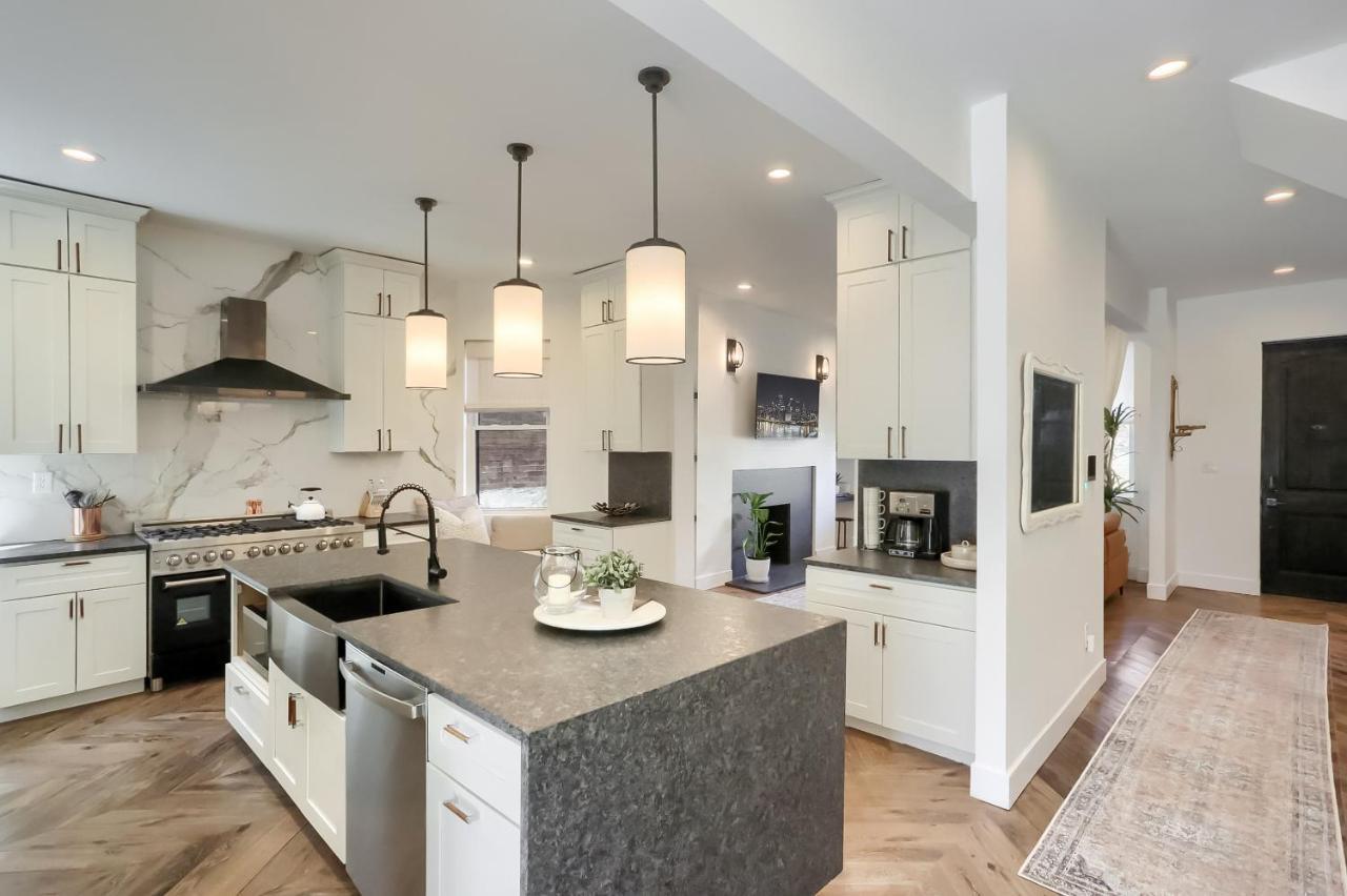 Newly Renovated Victorian Gem Perfect Space For Family Vacations! Pittsburgh Buitenkant foto