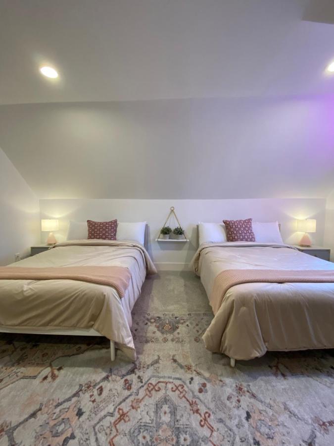 Newly Renovated Victorian Gem Perfect Space For Family Vacations! Pittsburgh Buitenkant foto