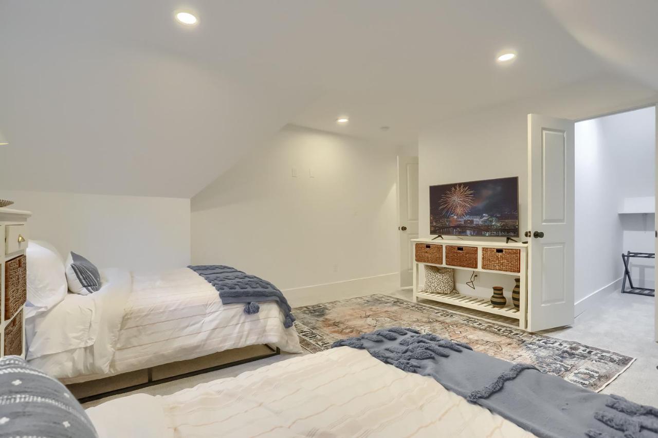 Newly Renovated Victorian Gem Perfect Space For Family Vacations! Pittsburgh Buitenkant foto