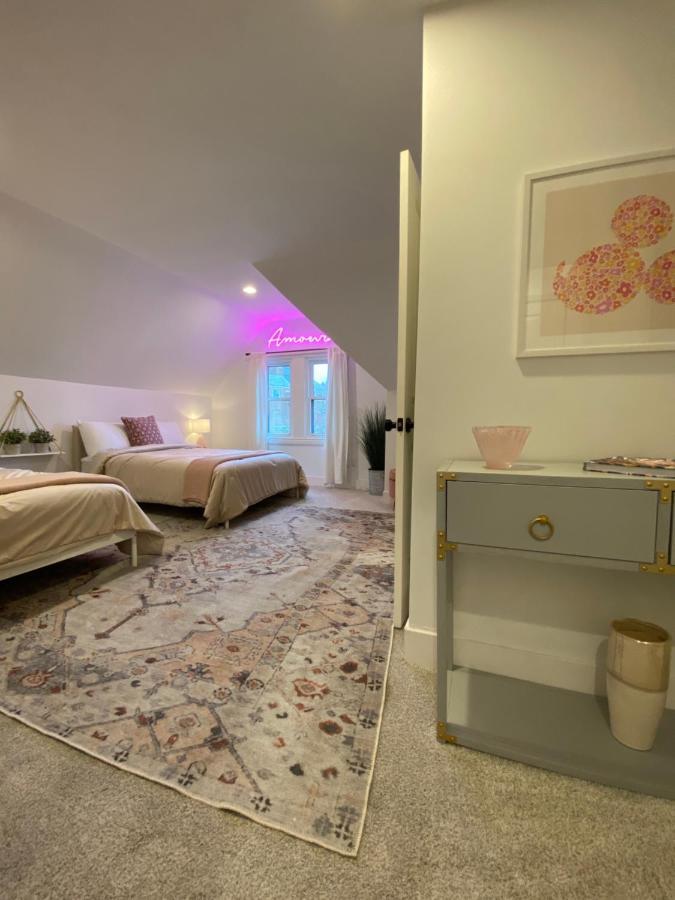 Newly Renovated Victorian Gem Perfect Space For Family Vacations! Pittsburgh Buitenkant foto